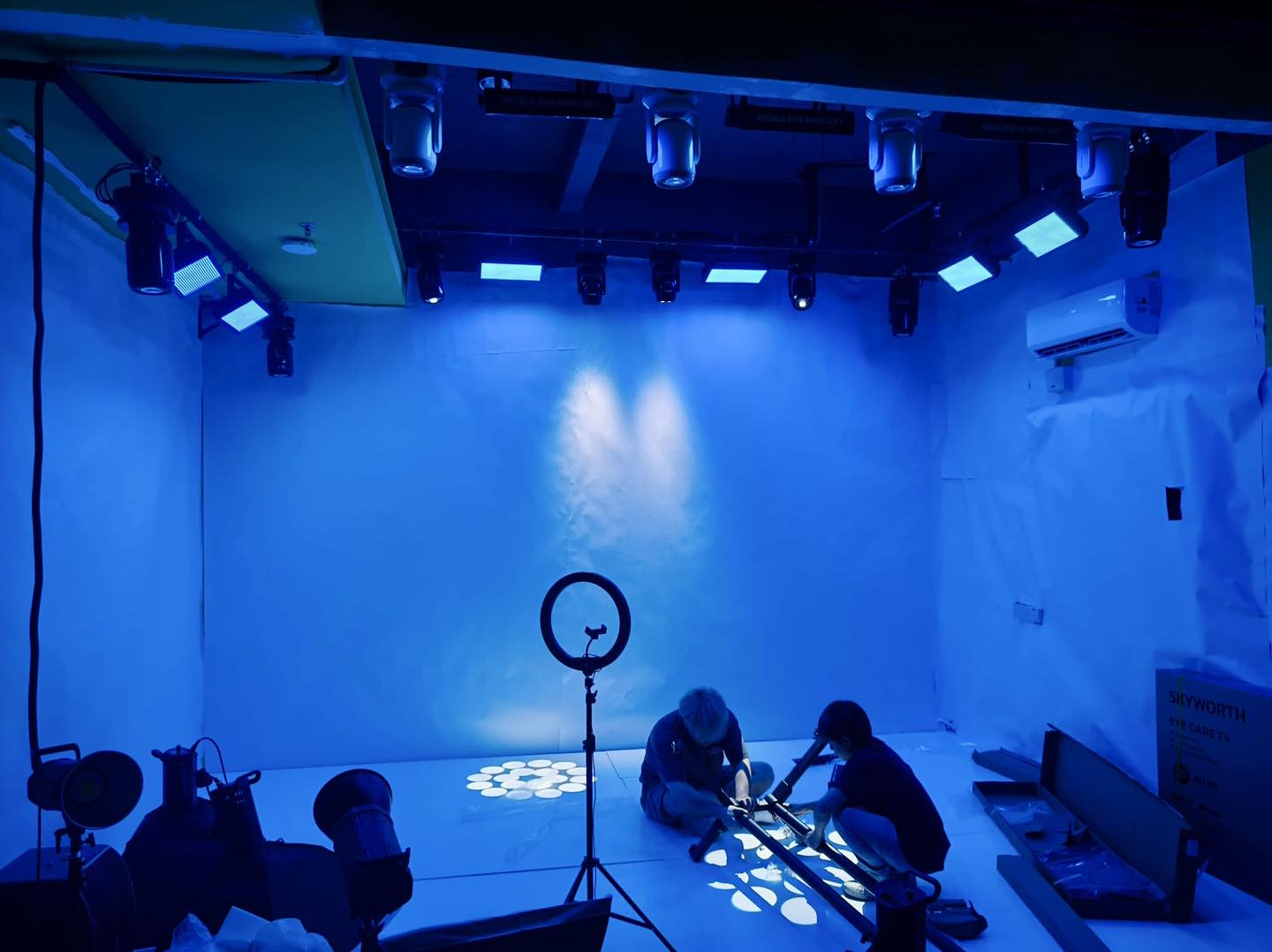 案例：直播间灯光 , broadcast room lighting